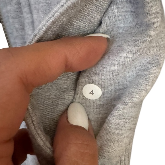 Lululemon It’s Happening Jacket - sz 4 - heathered silver spoon - Picture 11 of 11